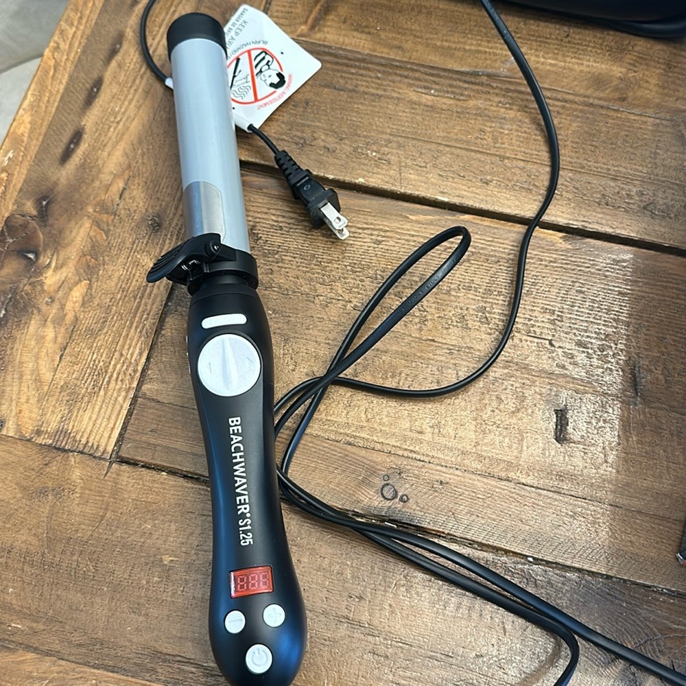 The Beachwaver Co. Black and Silver Hair Curler